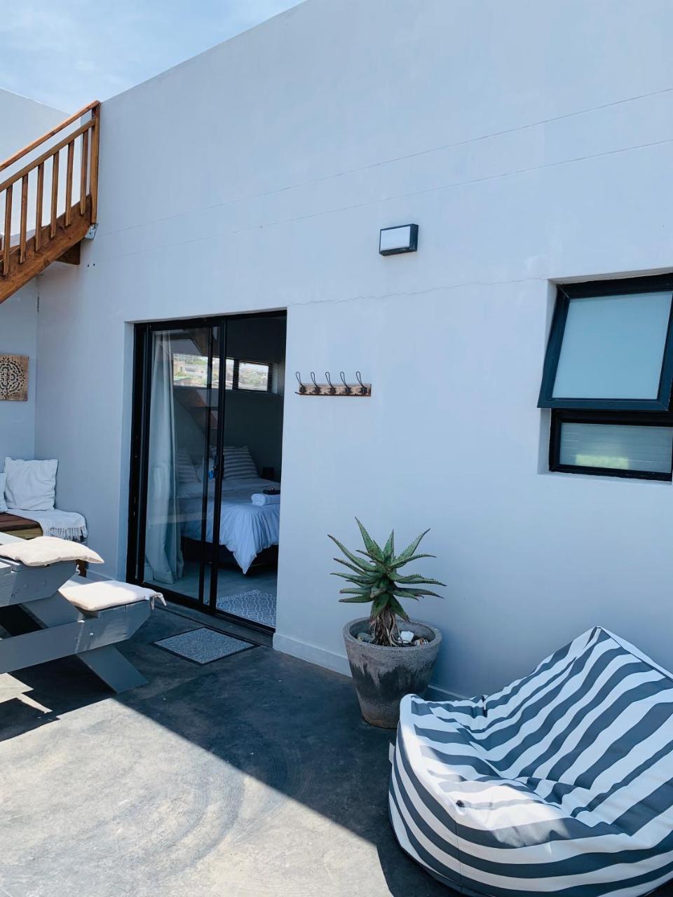 Lower Point Surf Studio Jeffreys Bay Exterior photo